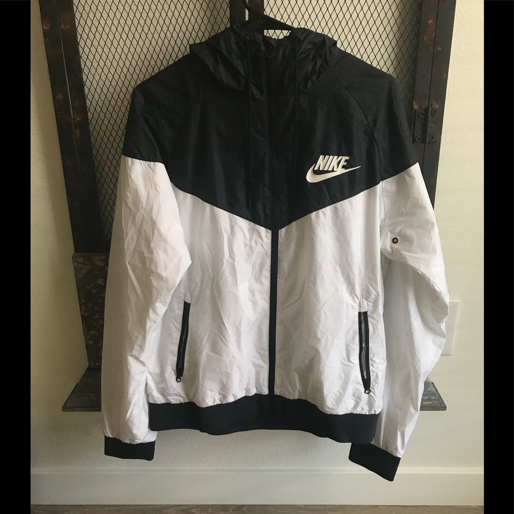 Men’s Nike windbreaker jacket